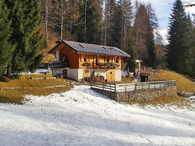 baita inverno val di Cembra