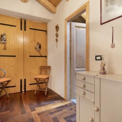 Baita Faé in legno nel Trentino