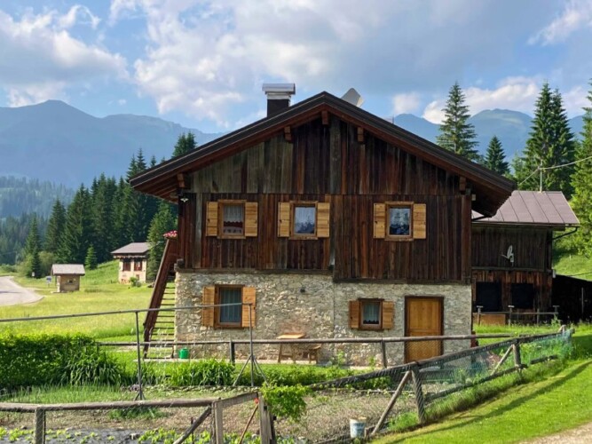 Baita Val Visdende appartamento piano terra