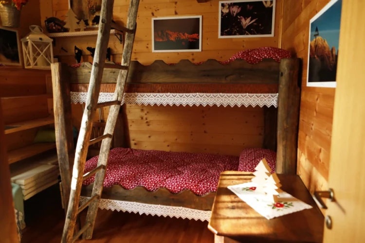 camera con letto a castello baita Folgaria nel Friuli