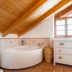 bagno con vasca baita Fravort