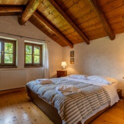 stanza letto baita in affitto Tione di Trento
