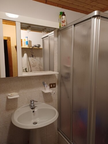 bagno con doccia Val Visdende