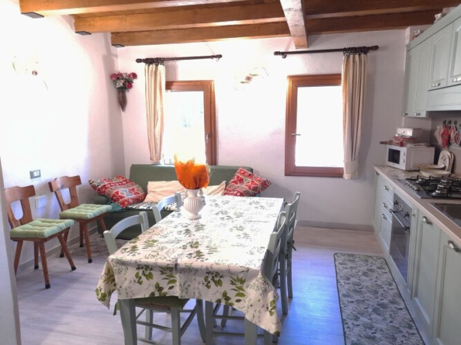 zona cucina baita Val Visdende