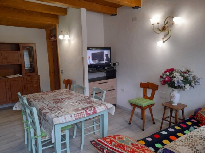 zona soggiorno appartamento Val Visdende.jpg